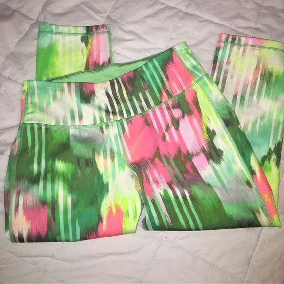 Athleta Wailea Chaturanga Capri Green Pink L - Picture 2 of 4